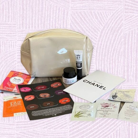 Beauty bundle ! Nordstrom Cosmetic bag + 9 samples - Picture 1 of 16
